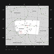 Intaragující galaxie NGC 1316 a NGC 1317 v souhvězdí Pece